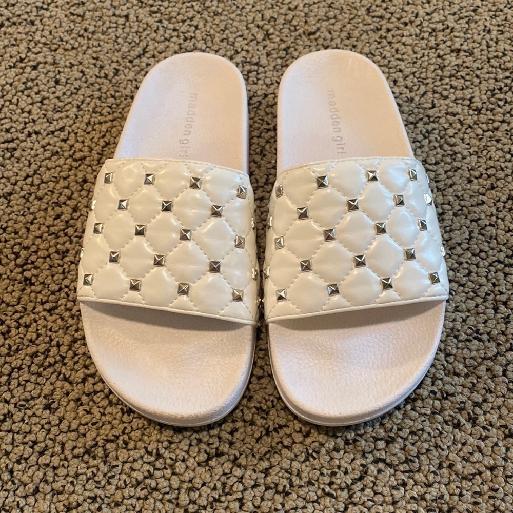 Madden Girl White Studded & Quilted Sandals Size 7  in Like New Condition